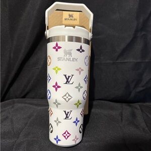 New Stanley 30oz White Tumbler with Stunning LColorfulV Pattern